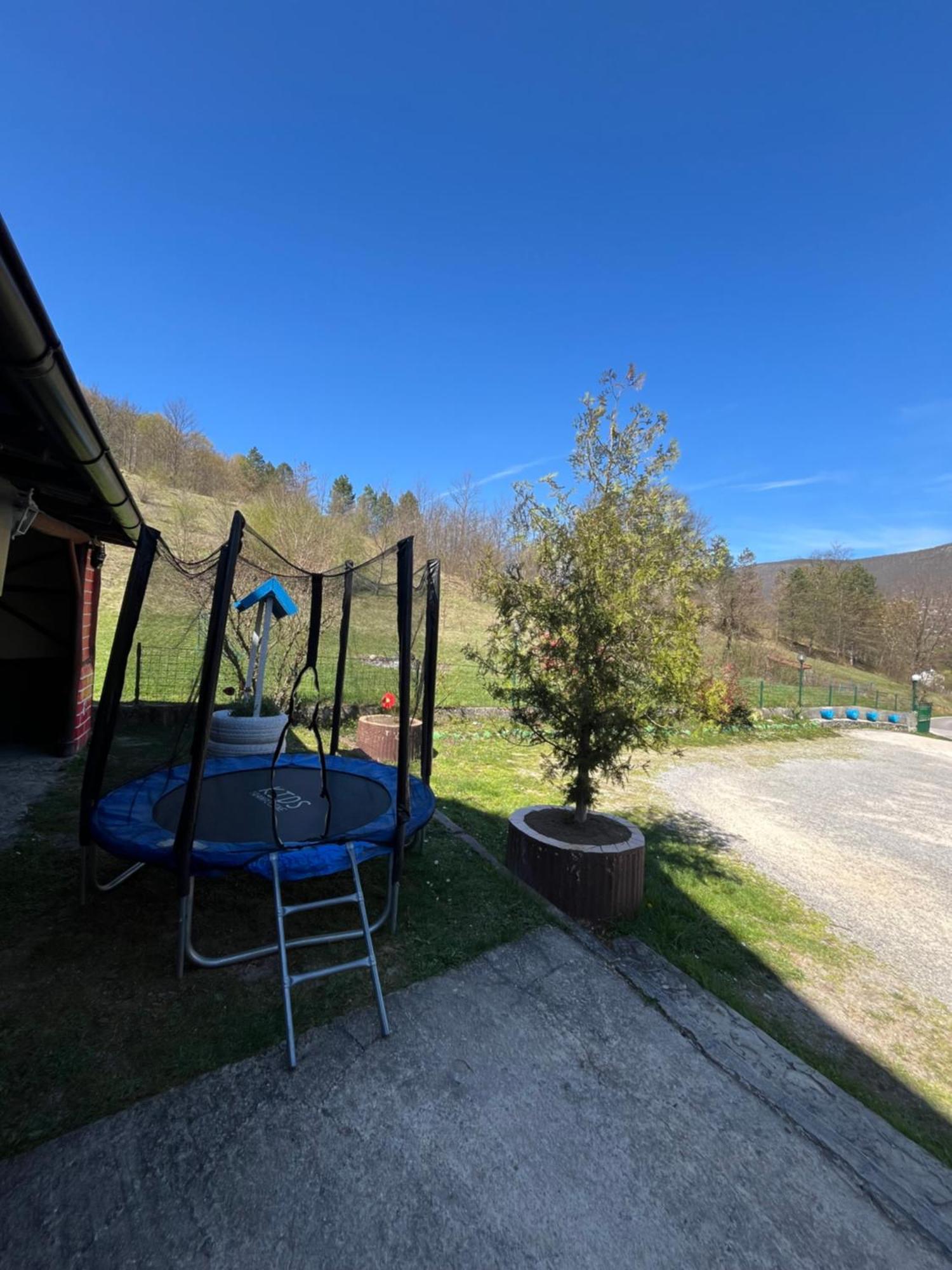 Apartman Denis Una Luzine Екстер'єр фото